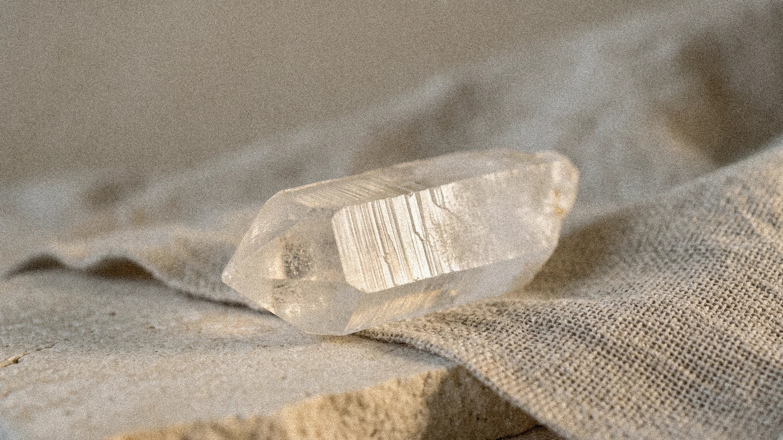 Le quartz lémurien : la pierre des civilisations perdues