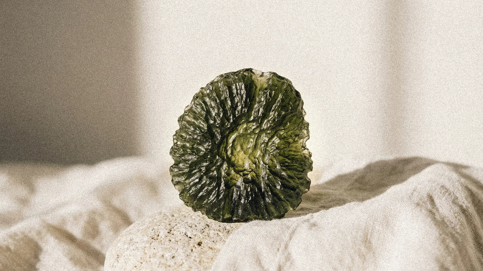 La moldavite : la pierre extraterrestre de l'éveil