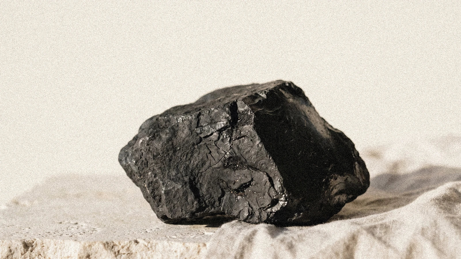 La shungite : la pierre russe contre les ondes EMF