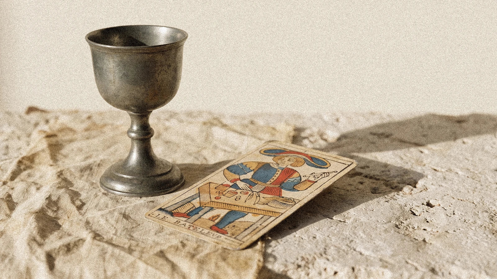 Valet de Coupes : signification, message, jeune cœur, tirage