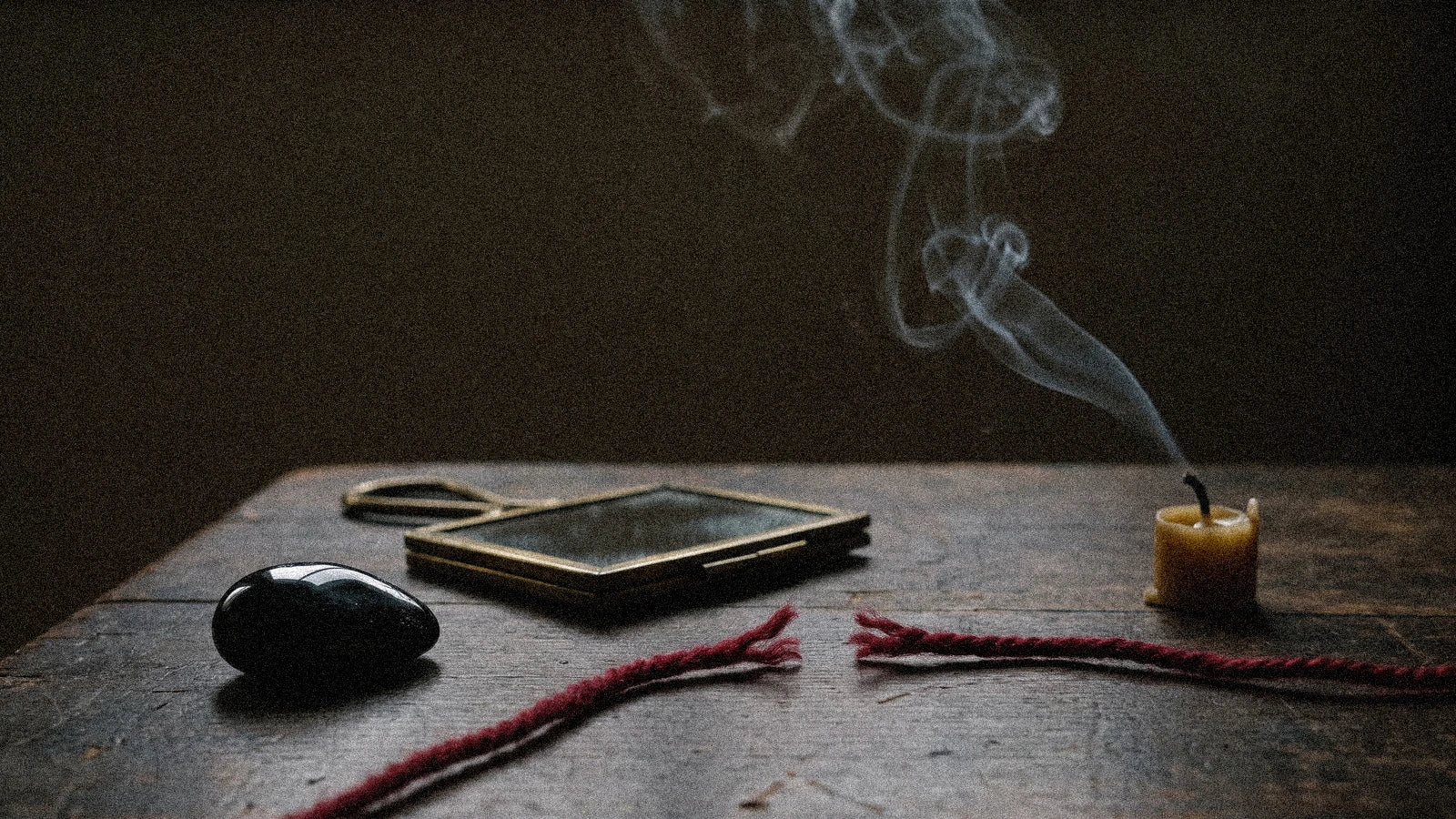 Comment éviter les arnaques spirituelles : 10 alertes rouges