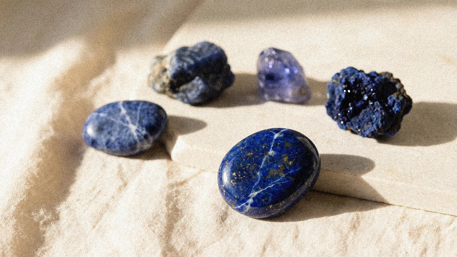 Pierres indigo : intuition, vision intérieure, sagesse profonde