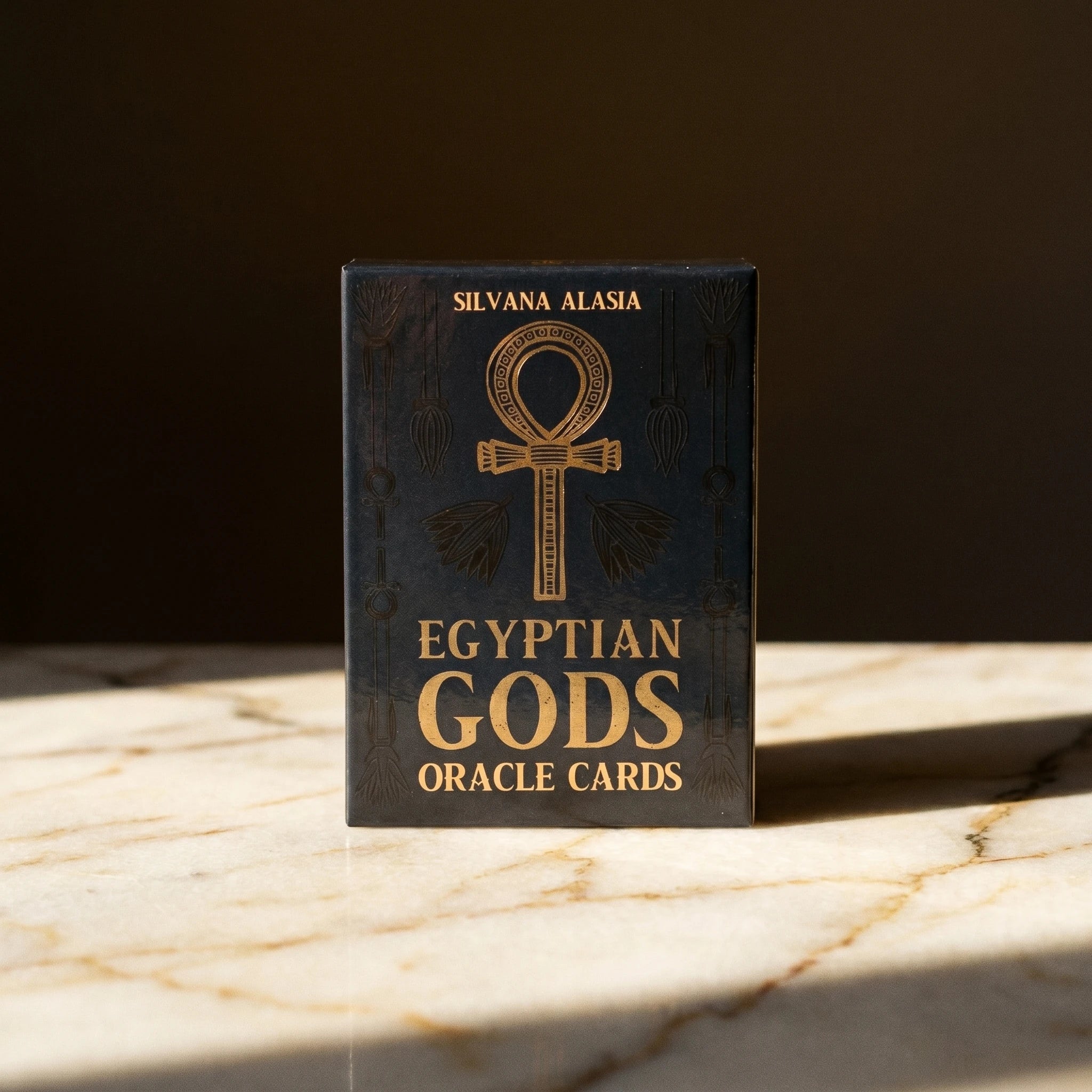 L'Oracle d'Égypte — 36 cartes divinatoires des dieux égyptiens — détail matière · AURÆN Objets Sacrés