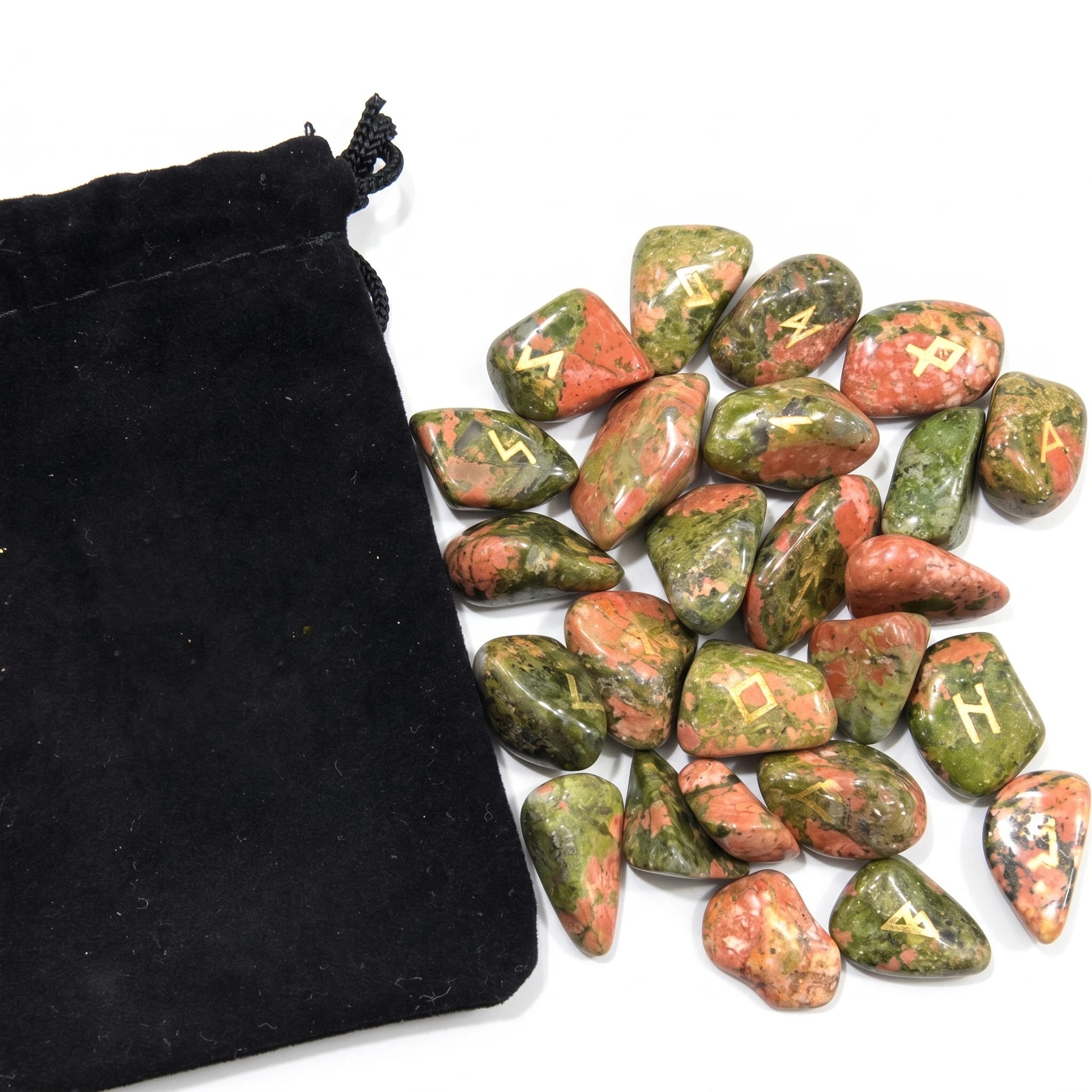 Les Runes d'Unakite — Set divinatoire viking — packshot fond blanc · AURÆN Objets Sacrés