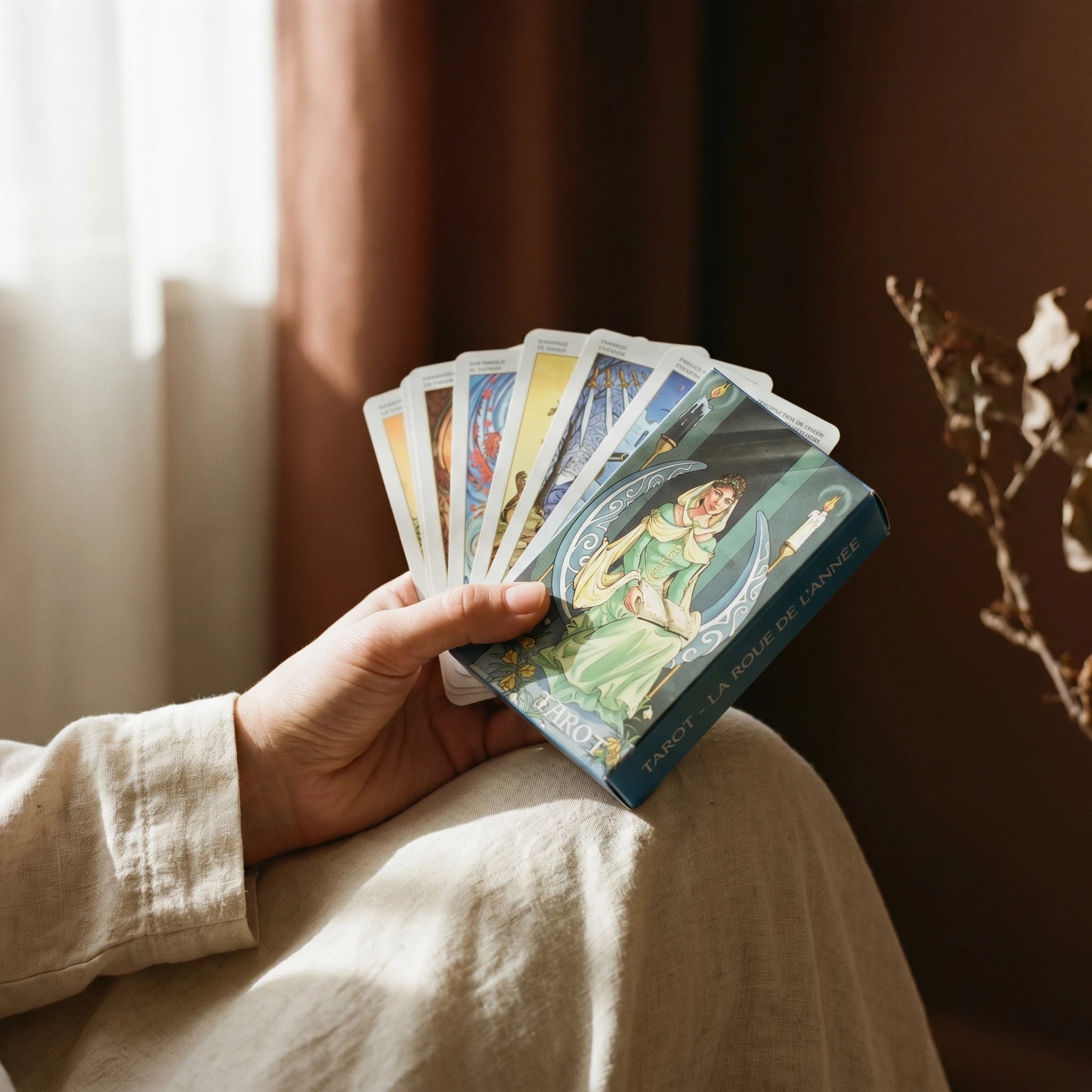La Roue de l'Année — Tarot divinatoire païen — porté · AURÆN Objets Sacrés