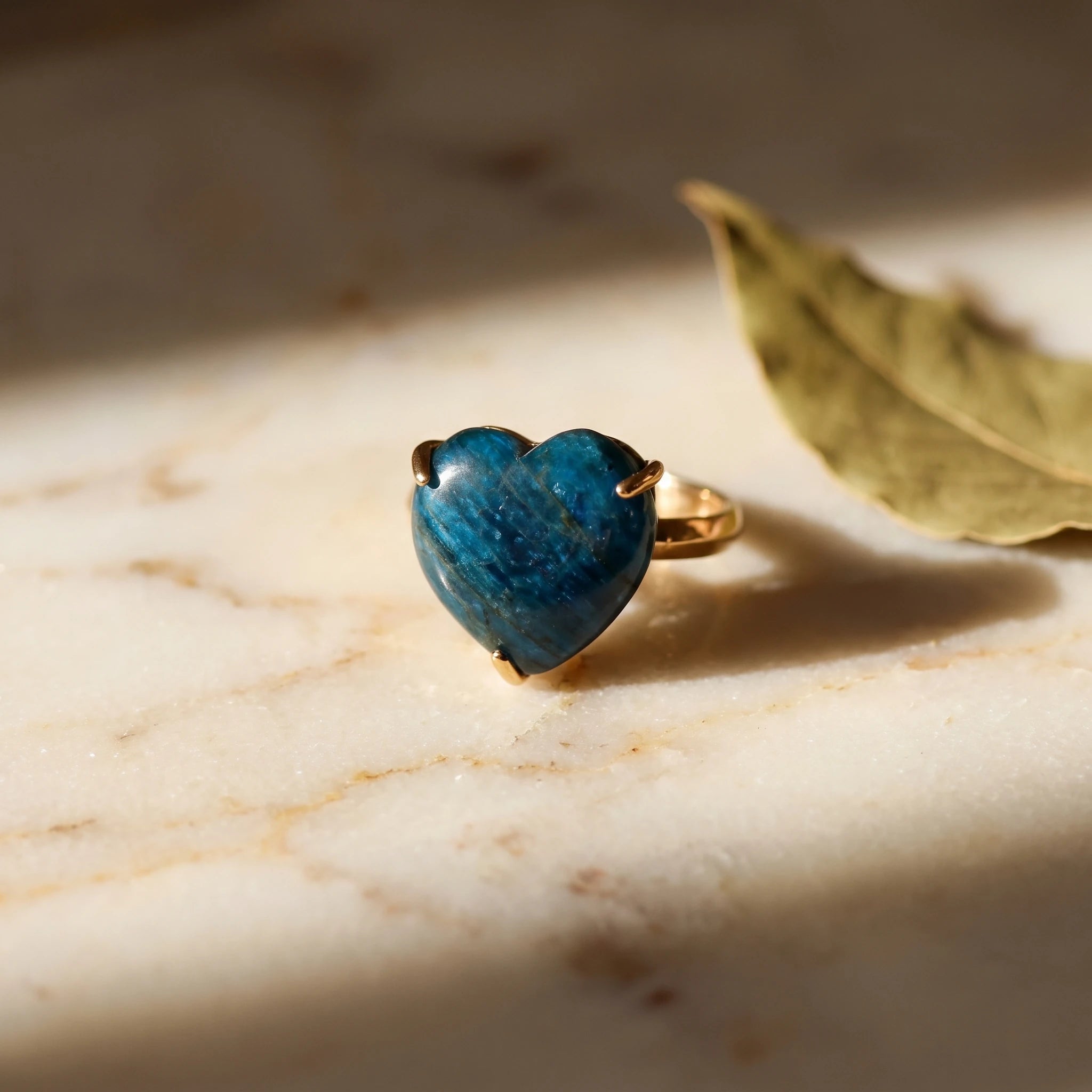 Le Cœur Turquoise — Bague apatite cœur — vue principale · AURÆN Pierres d'Âme
