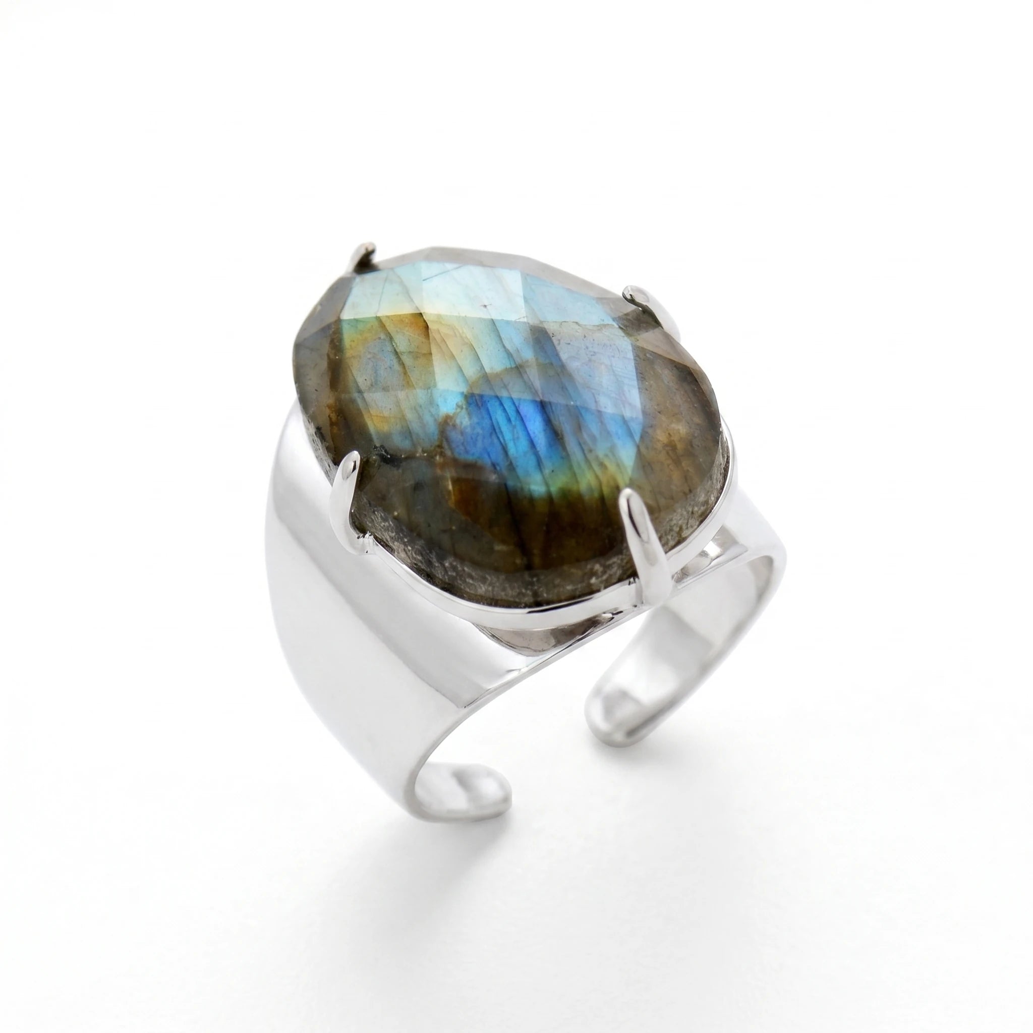 La Labradorite au Doigt — Bague pierre bleutée — packshot fond blanc · AURÆN Pierres d'Âme