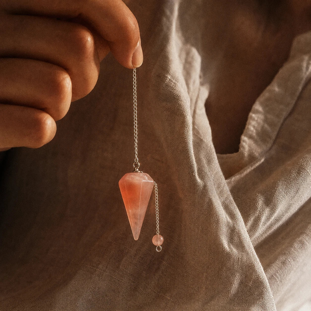 Le Pendule de Pastèque — Radiesthésie pierre naturelle — porté · AURÆN Objets Sacrés