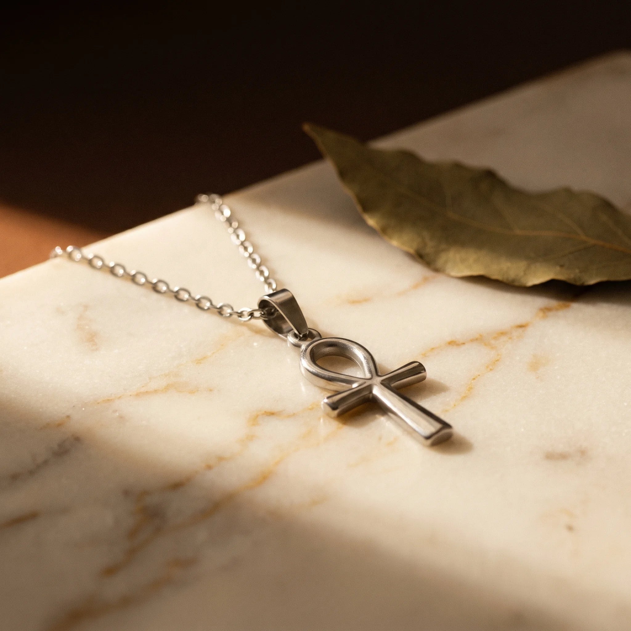 La Croix de Vie — Pendentif Ankh égyptien acier inoxydable (2 finitions) — vue principale · AURÆN Objets Sacrés
