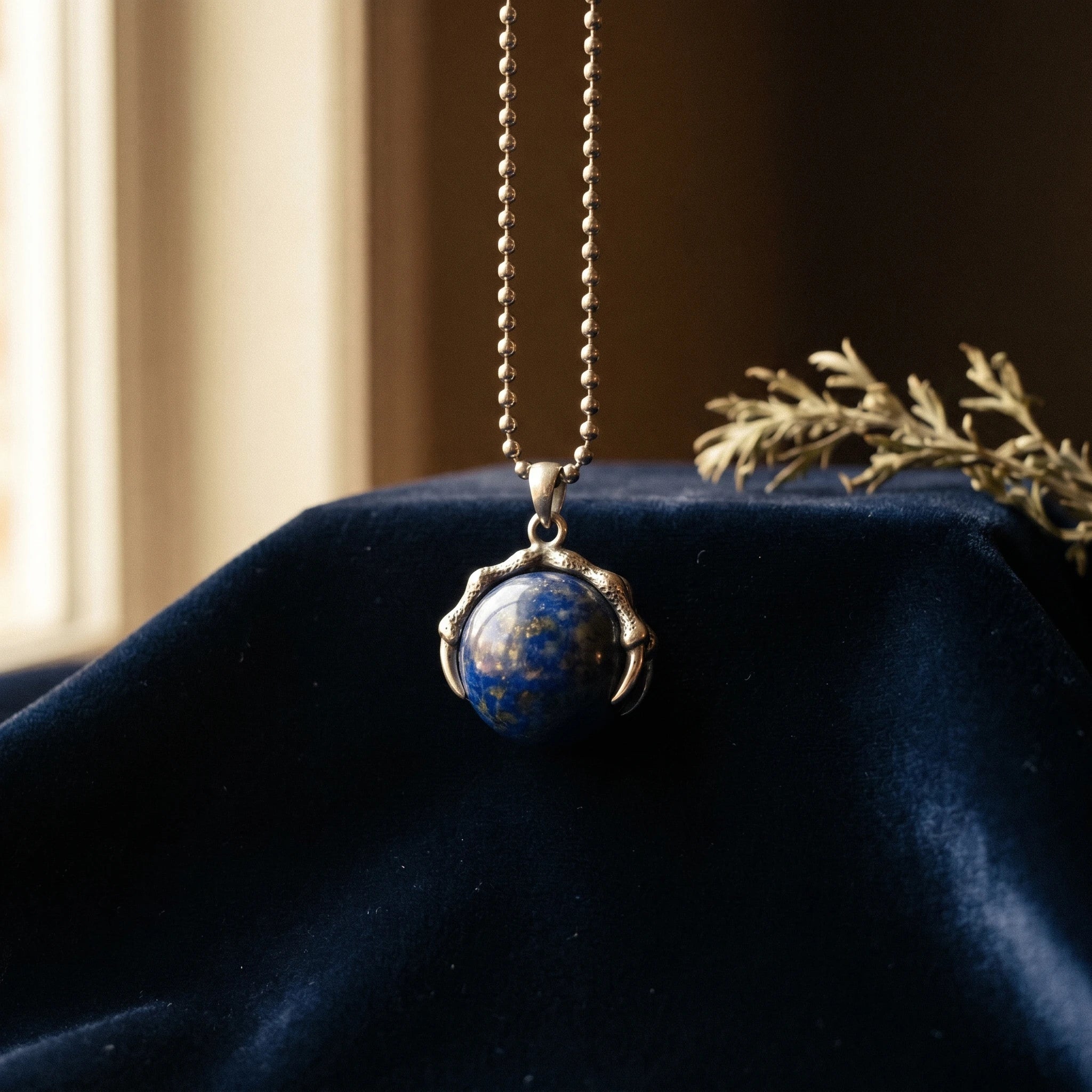 Le Lapis Lazuli — Collier pendentif bleu royal — vue principale · AURÆN Pierres d'Âme