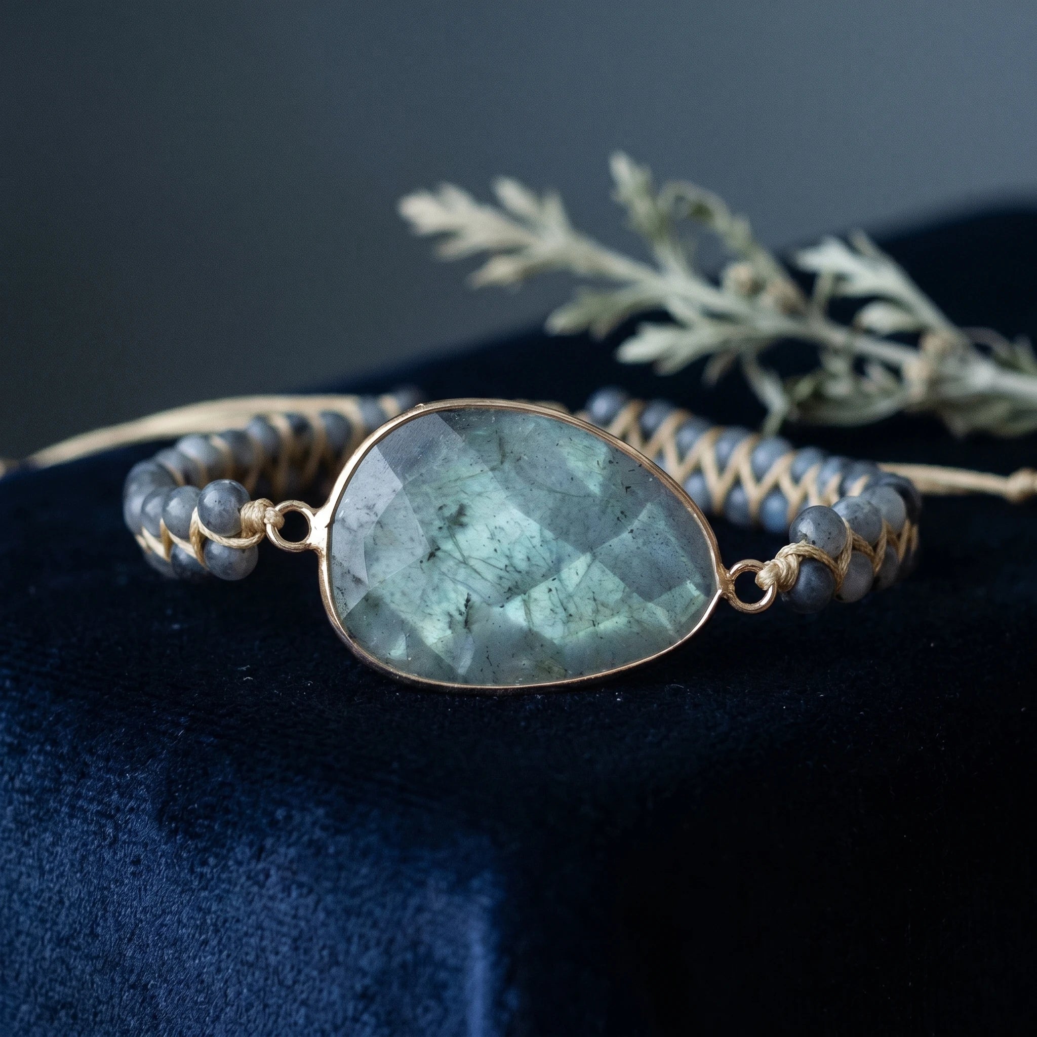 L'Amitié — Bracelet labradorite tressé esprit boho — vue principale · AURÆN Pierres d'Âme