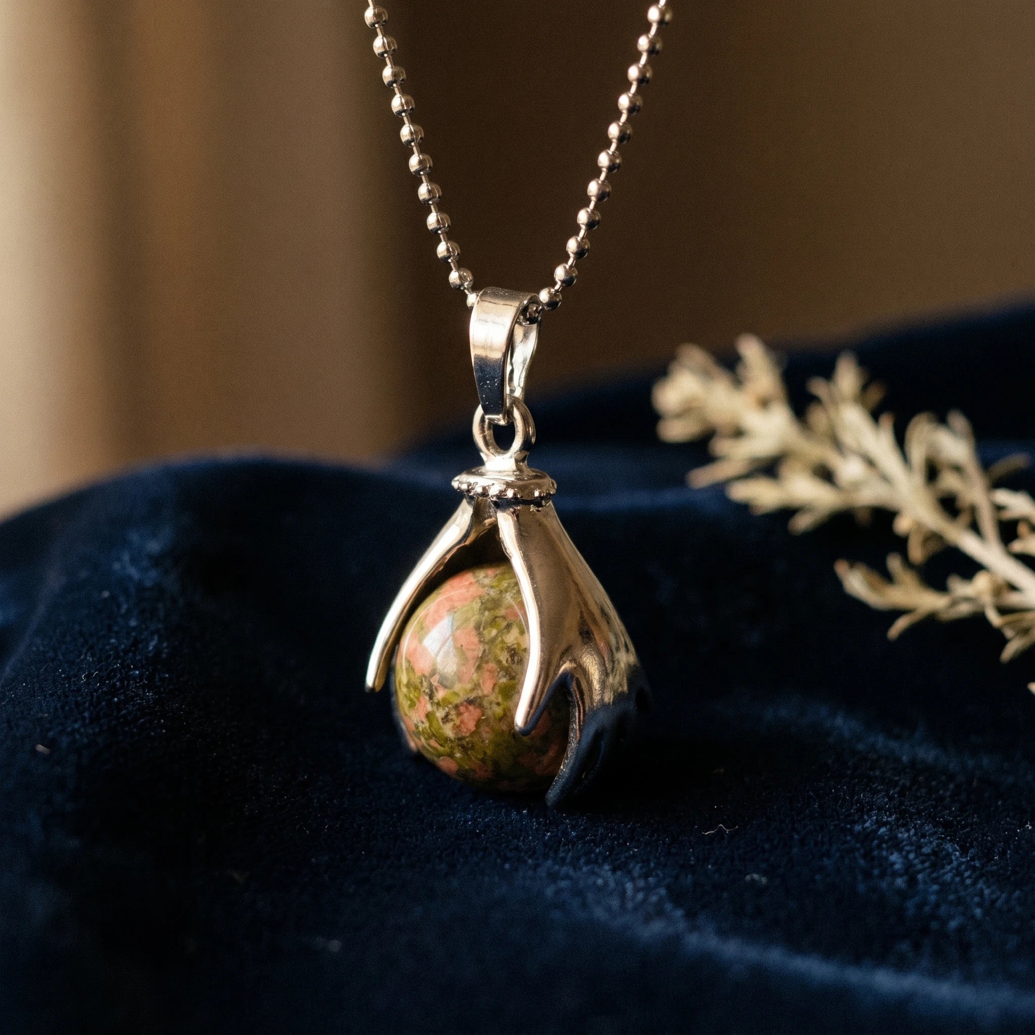 L'Unakite — Collier pendentif pierre verte et rose — vue principale · AURÆN Pierres d'Âme