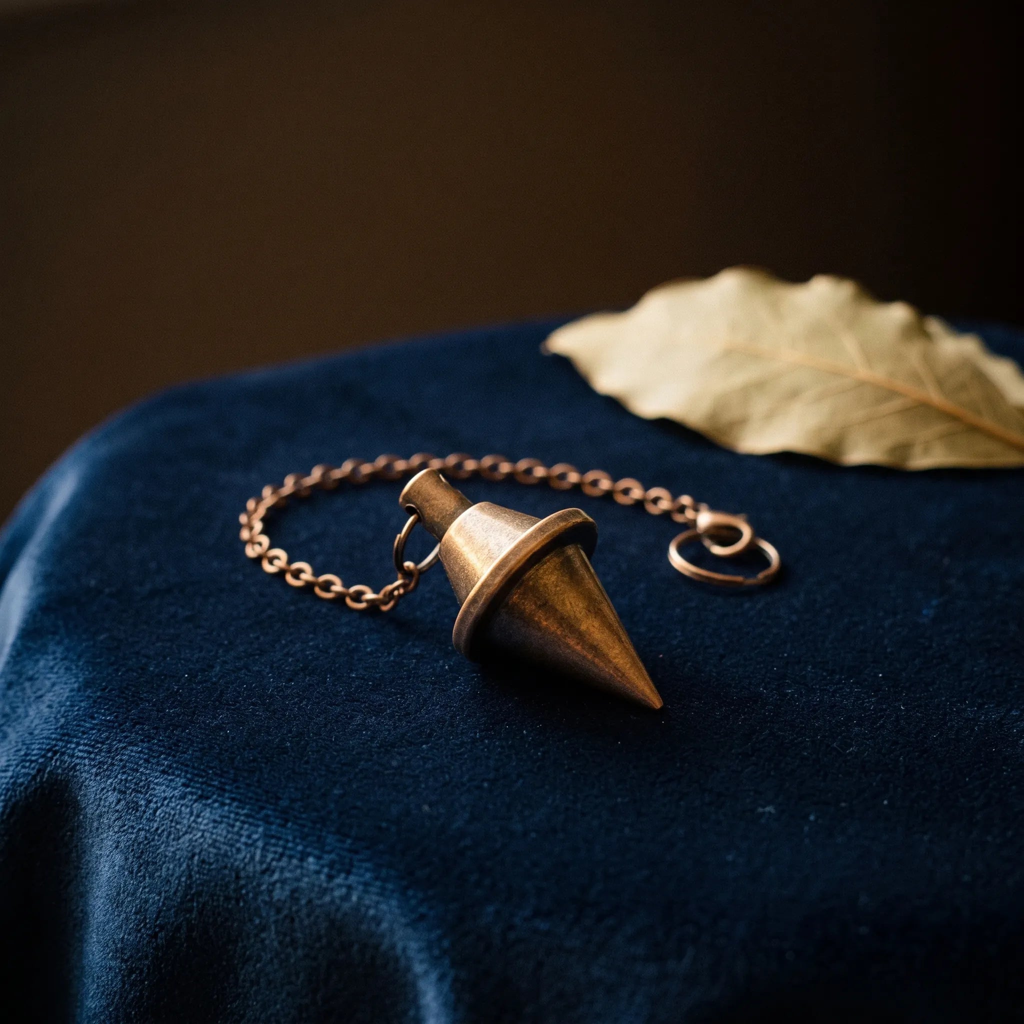 Le Classique — Pendule de divination métal — présence variante · AURÆN Objets Sacrés