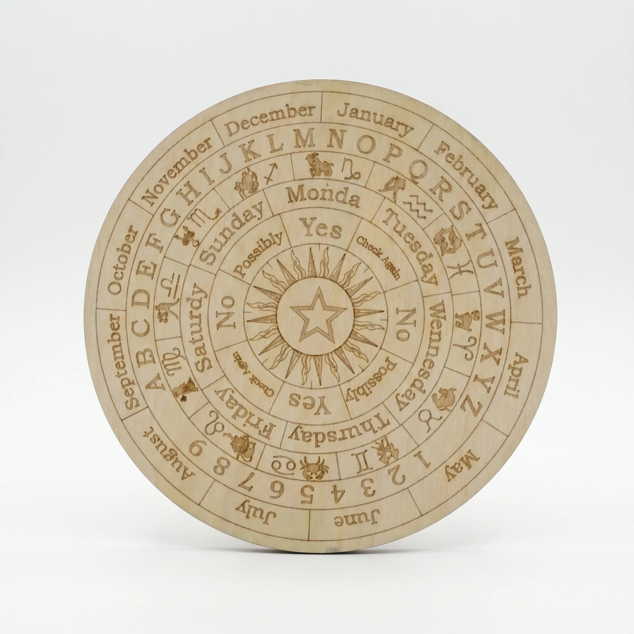 Le Cadran de Bois — Planche à pendule sculptée — packshot fond blanc · AURÆN Objets Sacrés