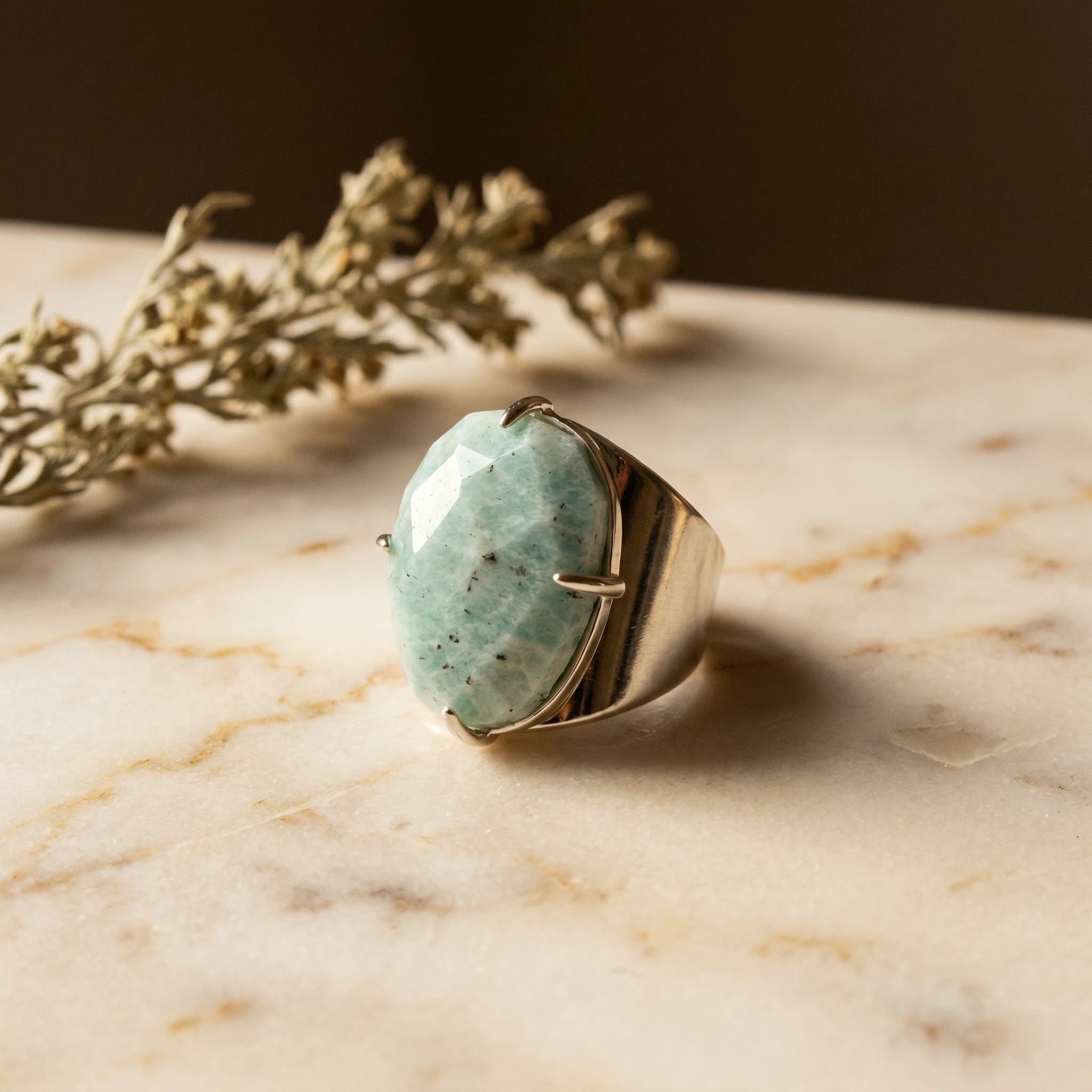 L'Amazonite au Doigt — Bague pierre verte — présence variante · AURÆN Pierres d'Âme
