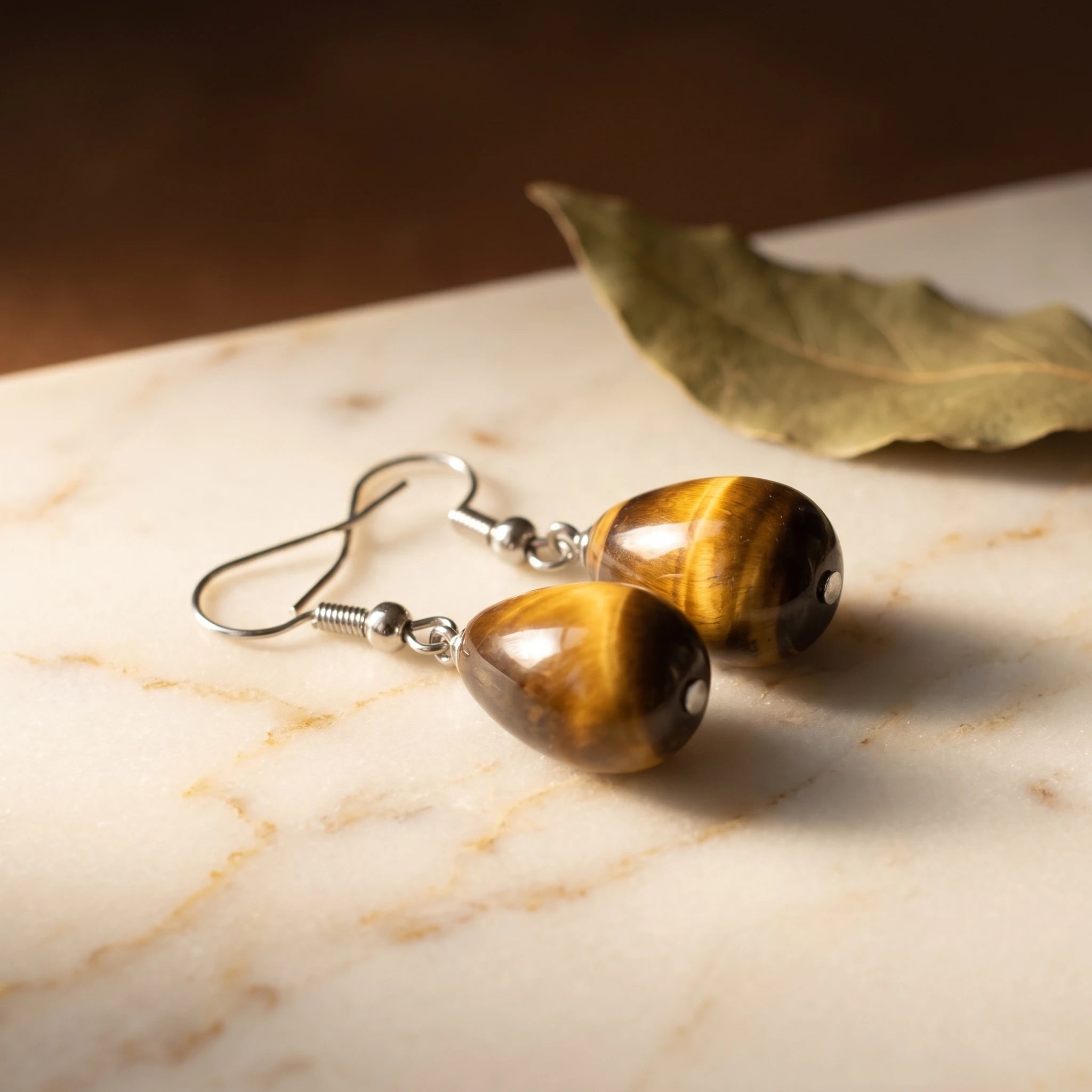 La Goutte Minérale — Boucles d'oreilles goutte en pierres — présence variante · AURÆN Pierres d'Âme
