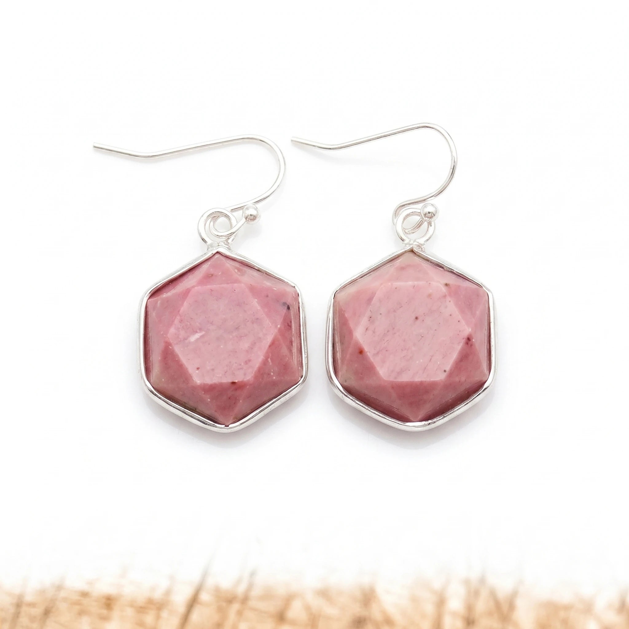 Les Géométriques — Boucles d'oreilles formes en pierres — packshot variante fond blanc · AURÆN Pierres d'Âme