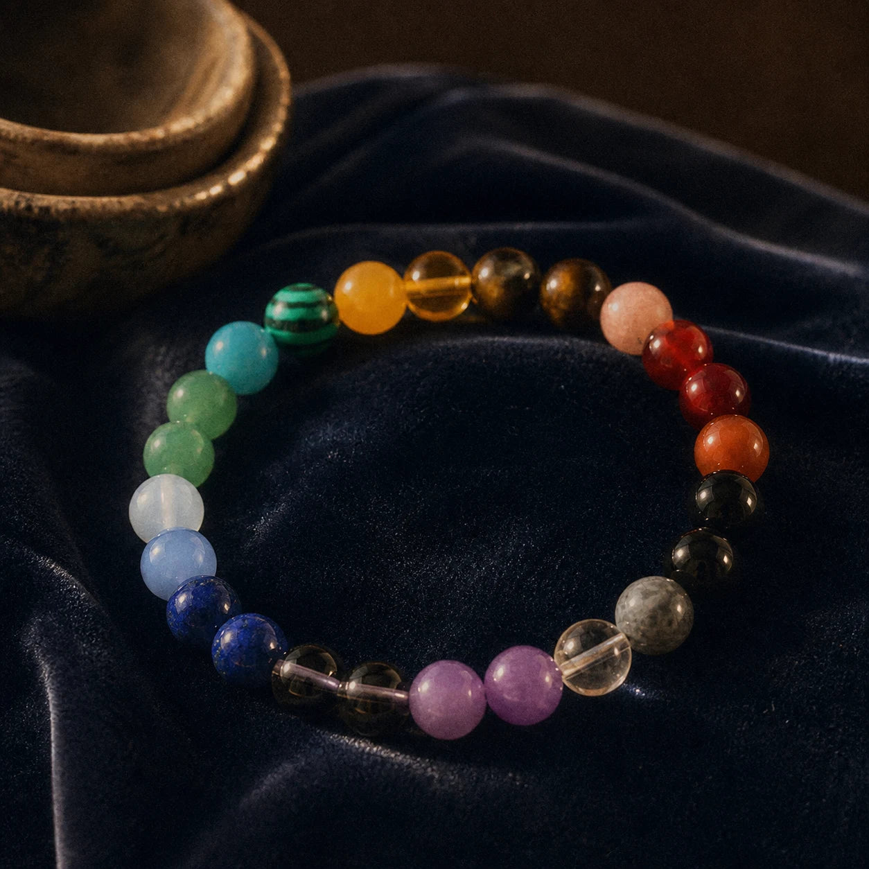 L'Axe — Bracelet 7 chakras 8mm — vue principale · AURÆN Pierres d'Âme