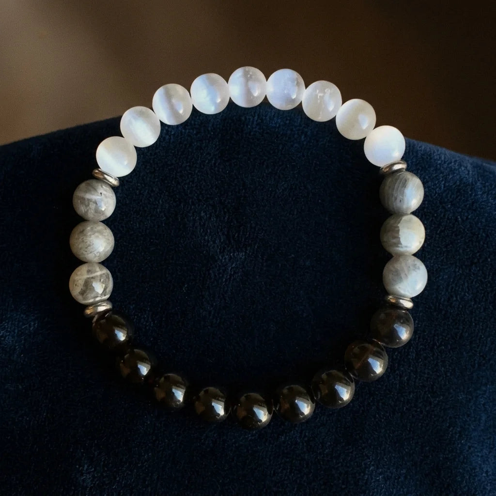 Le Bouclier — Bracelet de protection — détail matière · AURÆN Pierres d'Âme