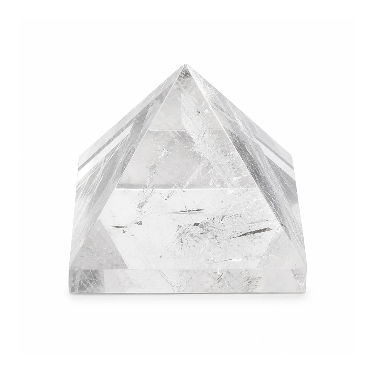 La Pyramide Claire — Cristal de roche taillé pour amplifier l'intention — packshot fond blanc · AURÆN Pierres d'Âme