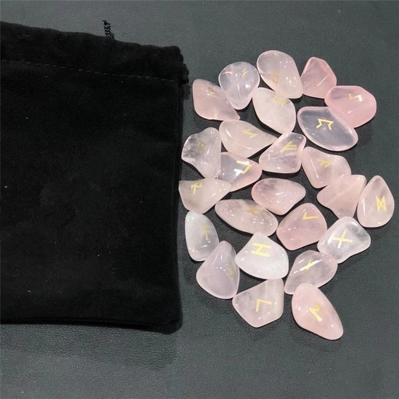 Les Runes de Quartz Rose — Set Futhark viking amour de soi | AURÆN