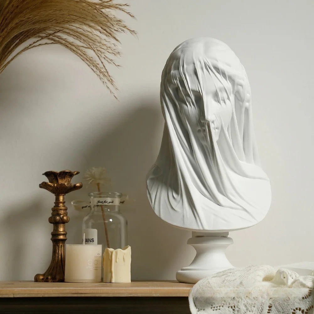 La Déesse Voilée — Buste de femme mythologique